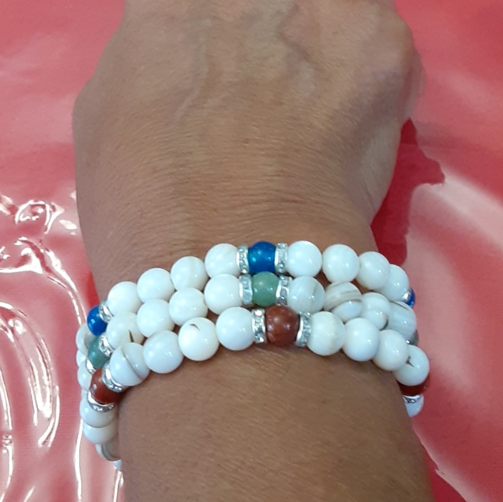 Bracelets natural beads